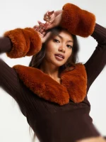 گردنی خز ببری asos