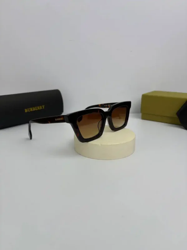 Burberry-B-4392 رنگ پلنگی هایلایت - Image 1