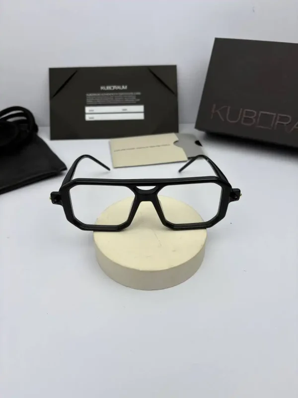 عینک kuboraum p8 فریم مشکی براق عدسی بی رنگ - Image 3