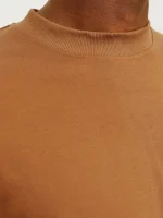 تیشرت طلایی لوگو مشکی - Image 2