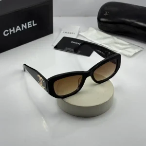 عینک chanel-5493 مشکی براق عدسی  هایلایت قهوه ای